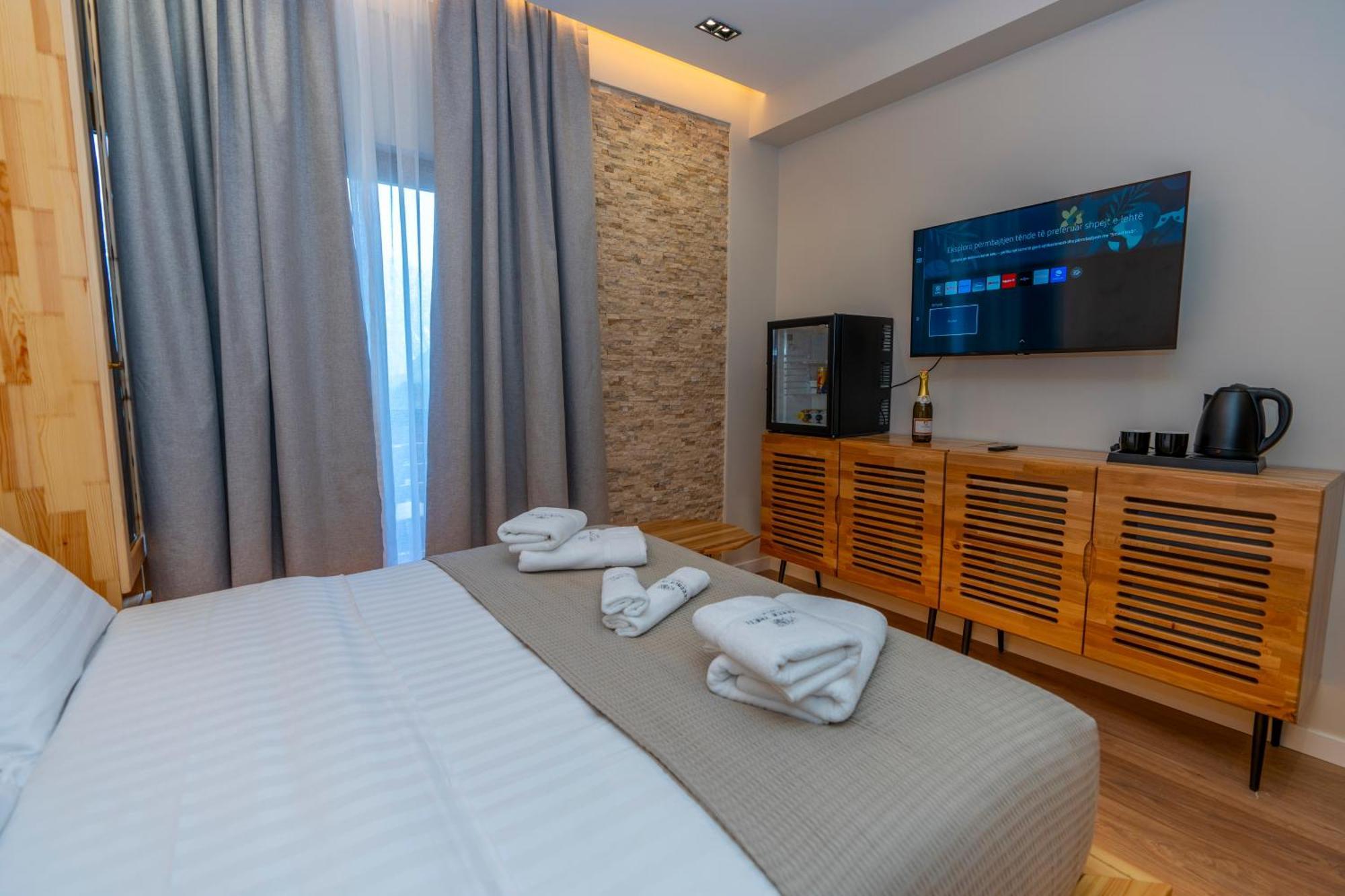 Hotel Jezerca Theth Buitenkant foto