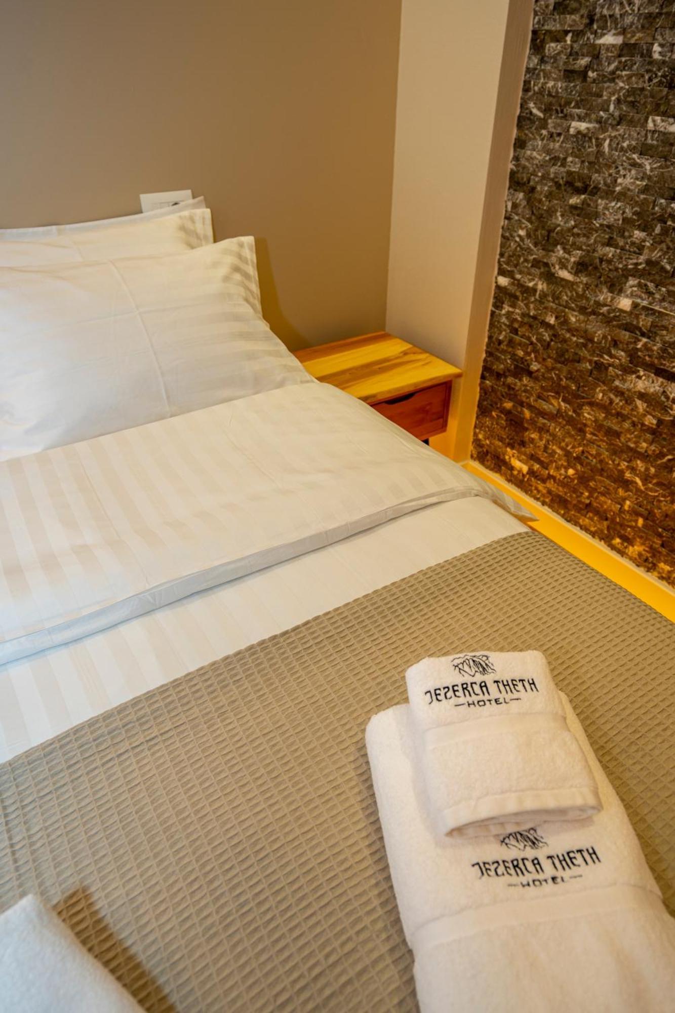 Hotel Jezerca Theth Buitenkant foto