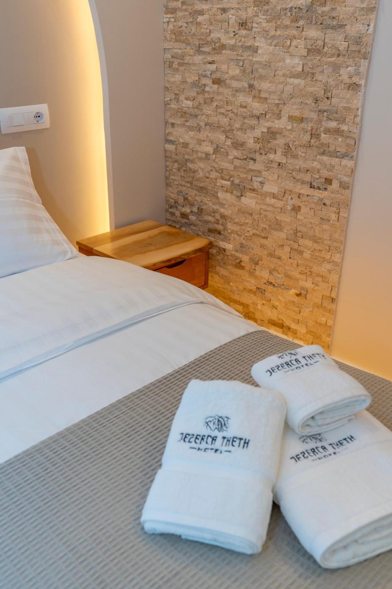 Hotel Jezerca Theth Buitenkant foto