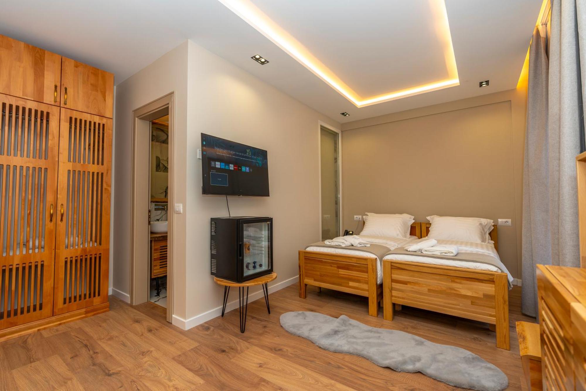 Hotel Jezerca Theth Buitenkant foto