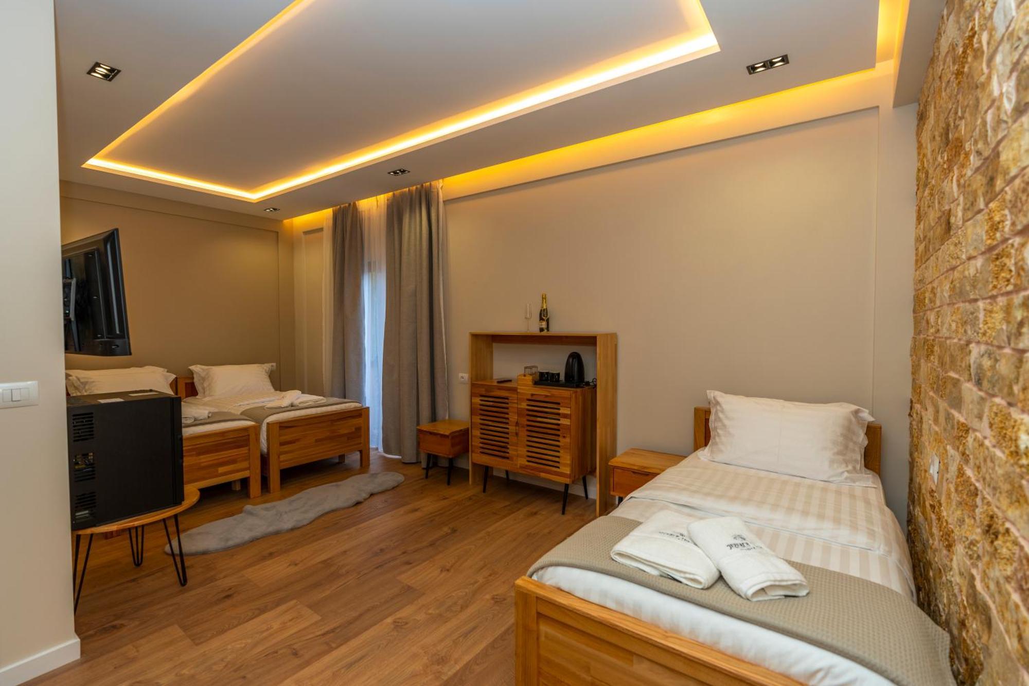 Hotel Jezerca Theth Buitenkant foto